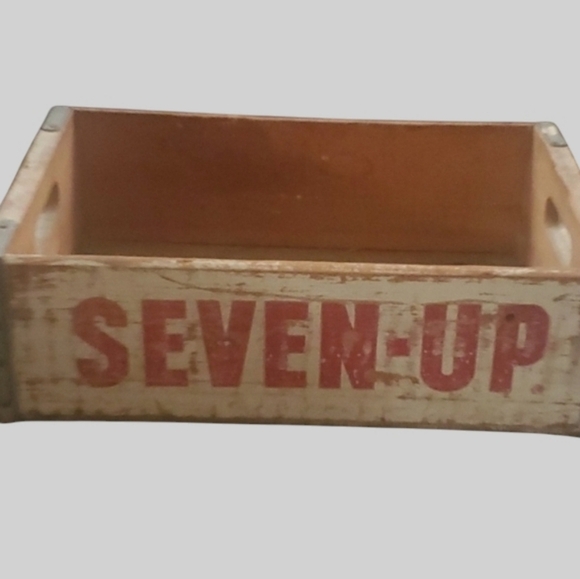 Home decor red white grey brown pop collectible vintage wood crate seven… - Picture 13 of 16
